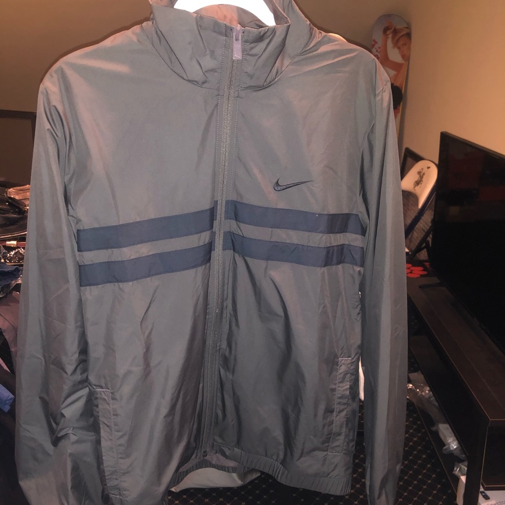 Nike wind breaker